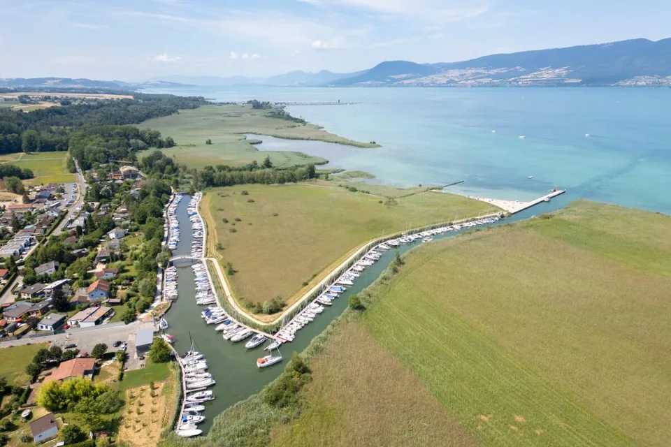 Bello bungalow di 3,5 locali in una posizione tranquilla a Caravaning Gletterens – foto 11 di 13