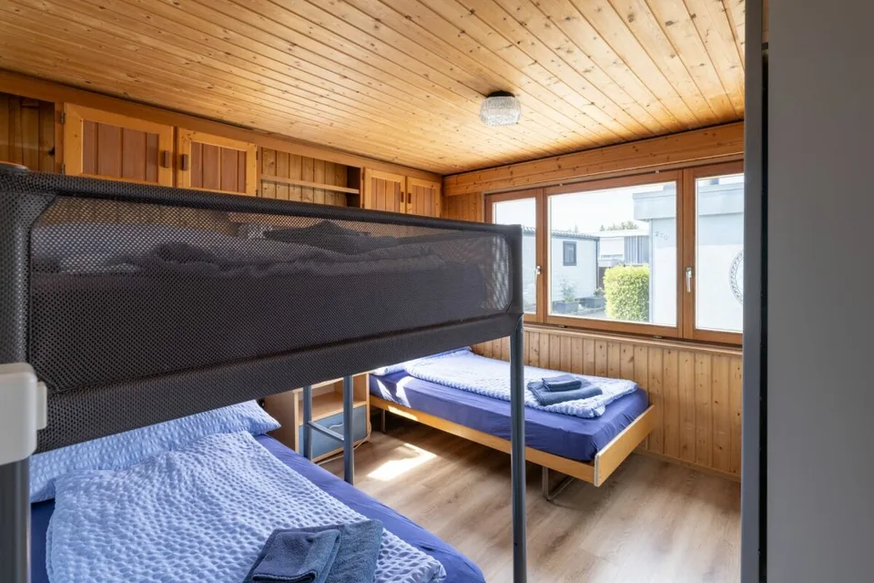 Bello bungalow di 3,5 locali in una posizione tranquilla a Caravaning Gletterens – foto 8 di 13
