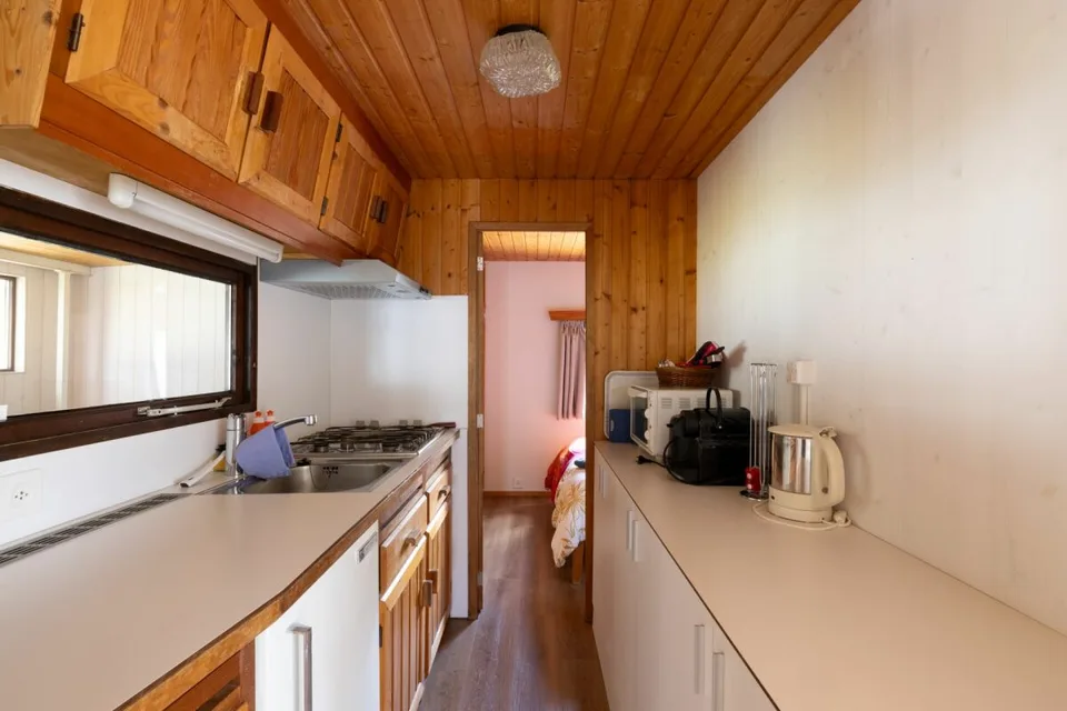 Bello bungalow di 3,5 locali in una posizione tranquilla a Caravaning Gletterens – foto 5 di 13