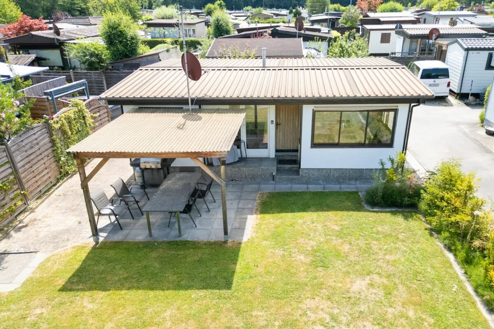 Bello bungalow di 3,5 locali in una posizione tranquilla a Caravaning Gletterens – foto 2 di 13