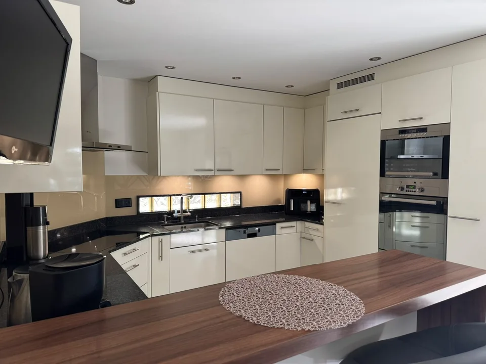 Charmante maison de famille de 5,5 pièces dans un quartier calme à Aarburg – photo 4 sur 27