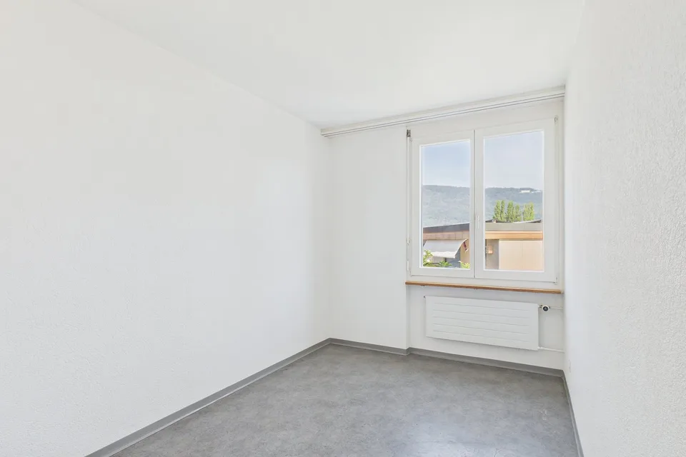Wohnen in der Nähe des Bielersees – 5-Zimmer-Reihenhaus mit Potenzial – Foto 5 von 12