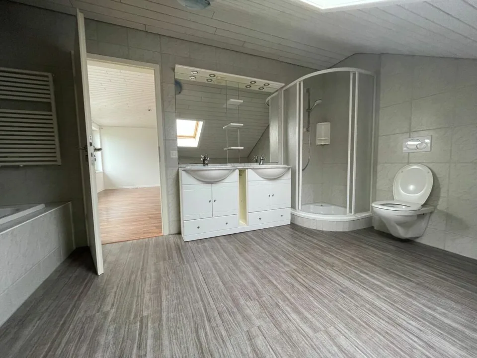 5.5 Room Apartment – photo 4 of 5