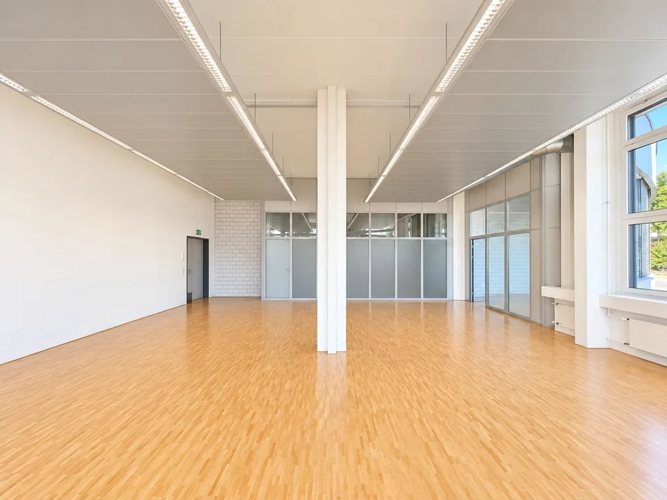 179 m² Büro- oder Gewerbefläche im EG in Hünenberg! – Foto 8 von 9