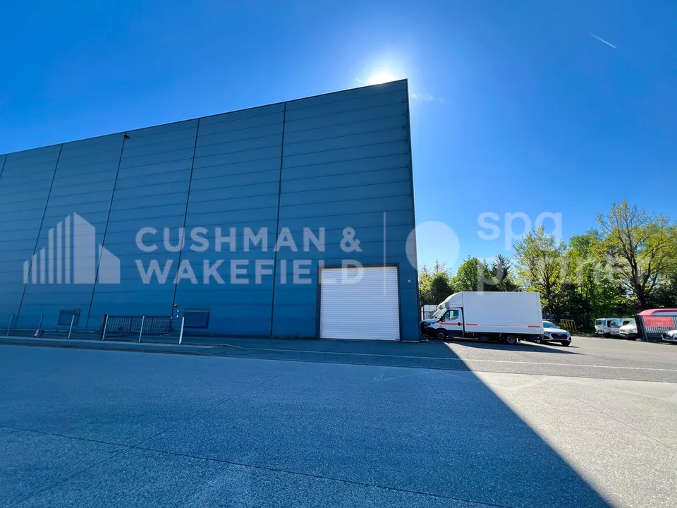 Halle industrielle grande hauteur de 1'500 m² à louer à Satigny - Moulières 6 – photo 2 sur 9