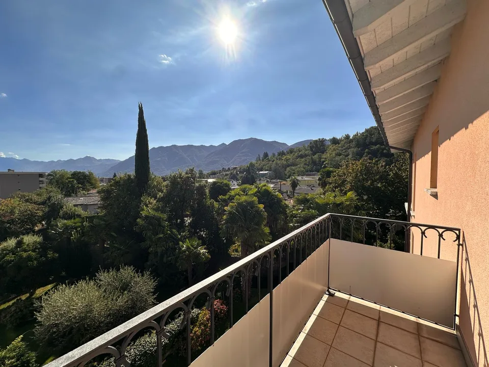 Au-dessus des toits de Losone – une terrasse pour vivre et le doux murmure de l'eau – photo 8 sur 12
