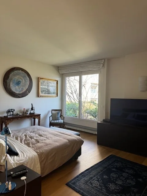 Zentrale 3.5-Zimmer-Wohnung mit Seeblick – Foto 6 von 8