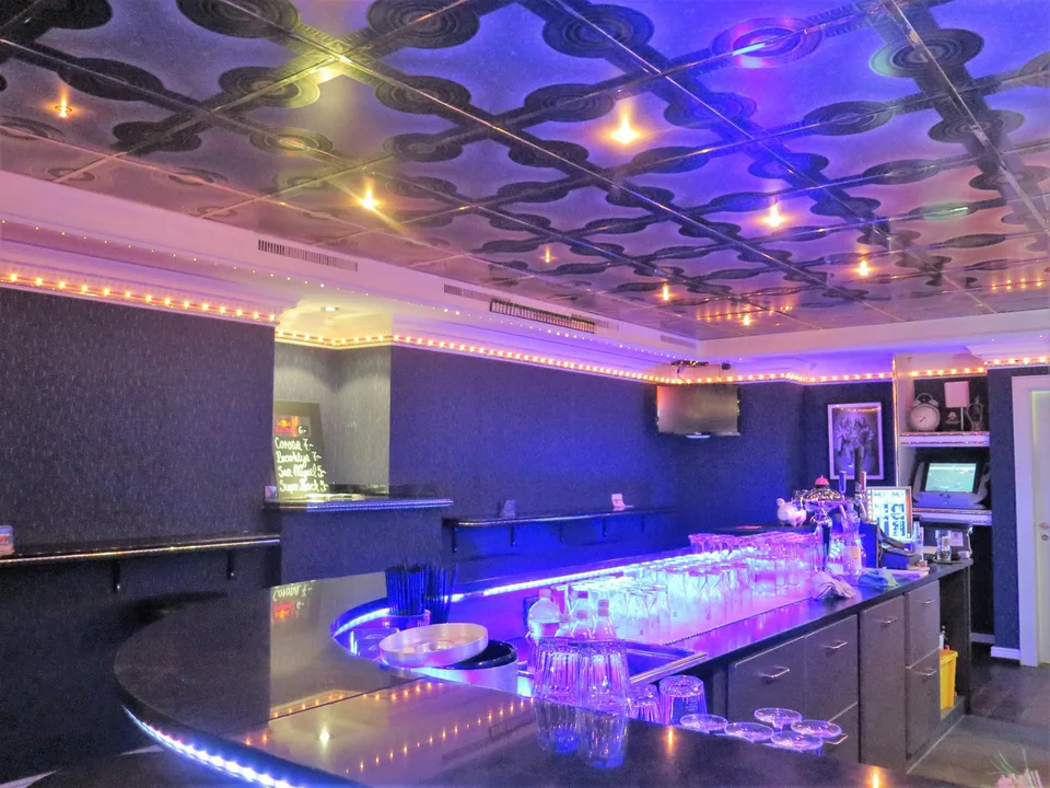 Ein Dorfklassiker sucht neue Gastgeber: Caesar`s Bar in Rikon zu vermieten – Foto 4 von 4