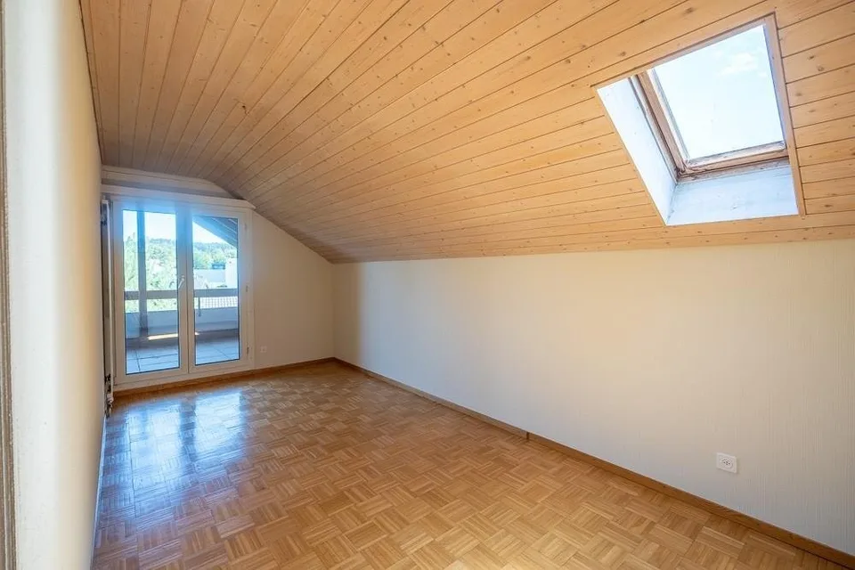 Appartement spacieux 5.5 pièces en mansarde avec deux balcons – photo 7 sur 10
