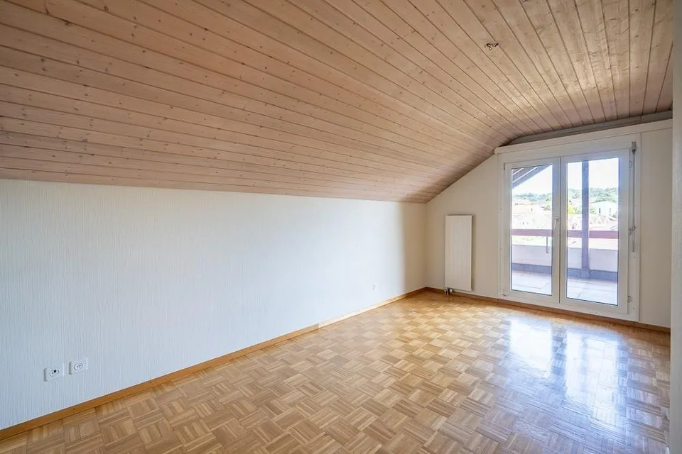 Appartement spacieux 5.5 pièces en mansarde avec deux balcons – photo 6 sur 10