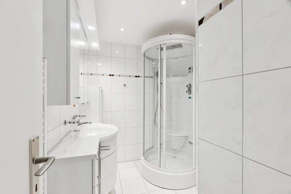Espace pour les idées – Appartement 4.5 pièces avec potentiel à Zürich Seebach – photo 13 sur 14