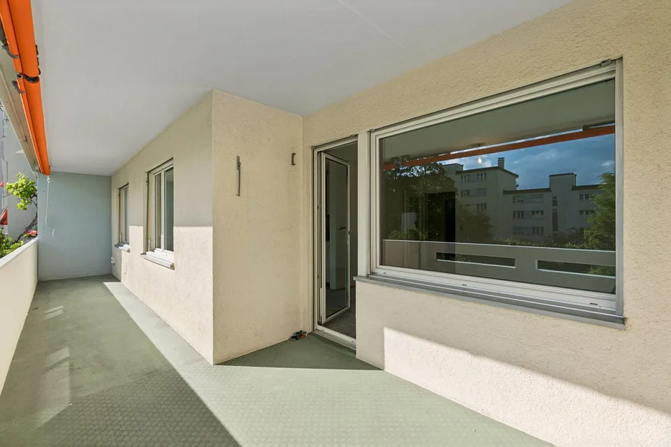 Espace pour les idées – Appartement 4.5 pièces avec potentiel à Zürich Seebach – photo 7 sur 14