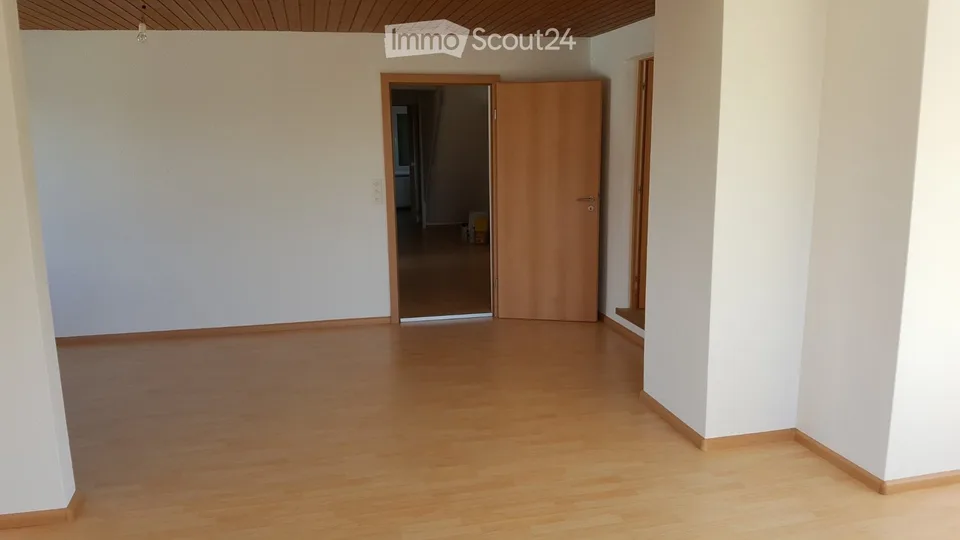 Helle, ruhige, grosse 5.5 Zimmer-Maisonettewohnung – Foto 2 von 5