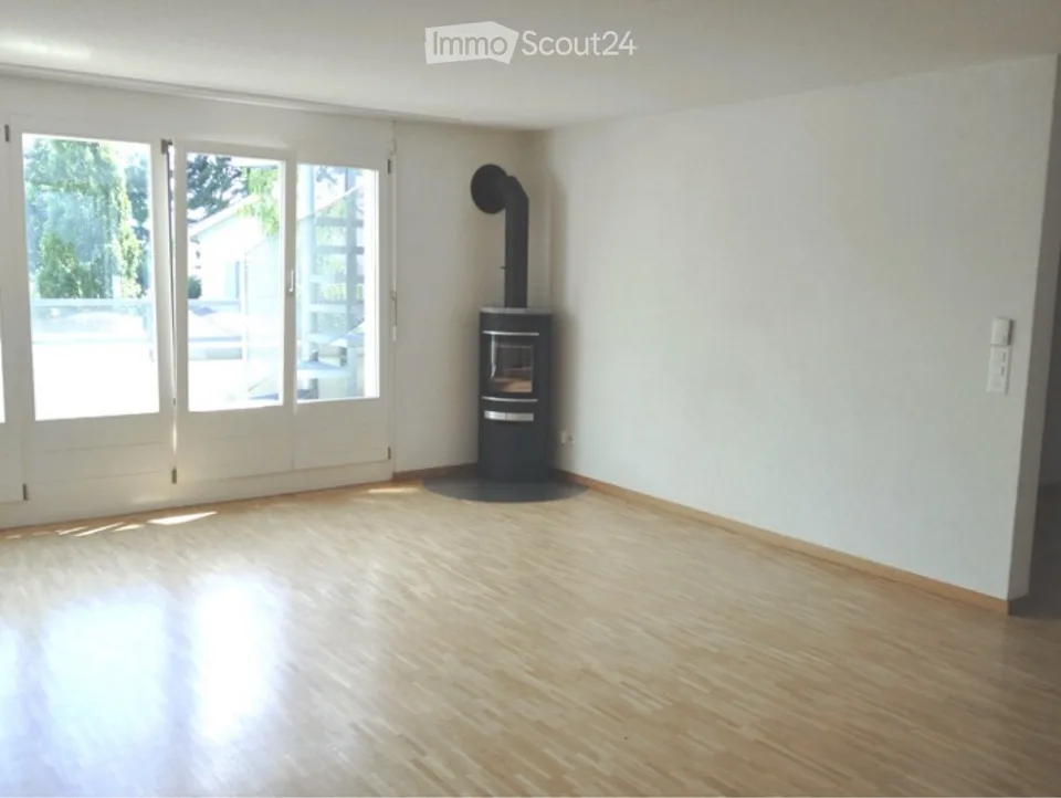 4.5-Zi Wohnung mit eigener Dachterrasse und Balkon – Foto 2 von 5