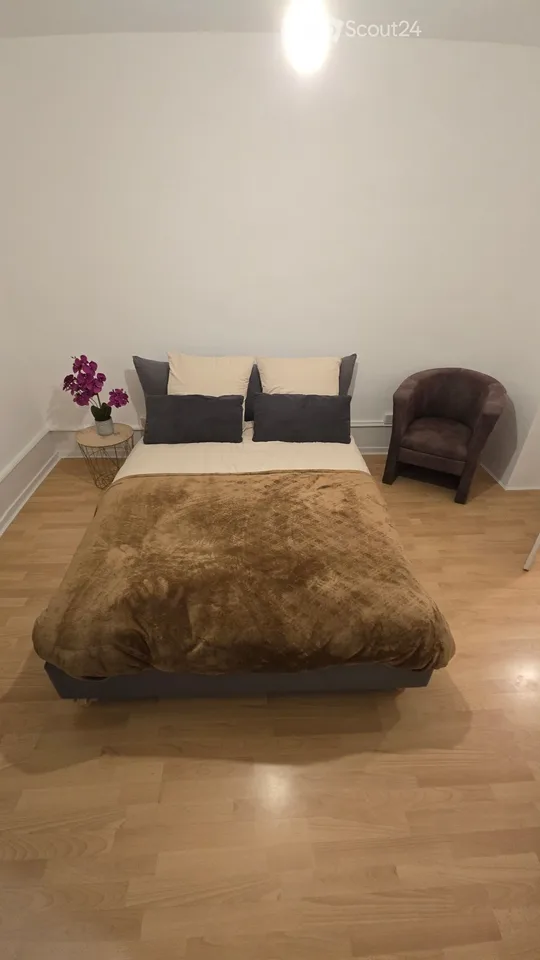 Schlafzimmer Cernier - 10min Neuchâtel – Foto 2 von 5