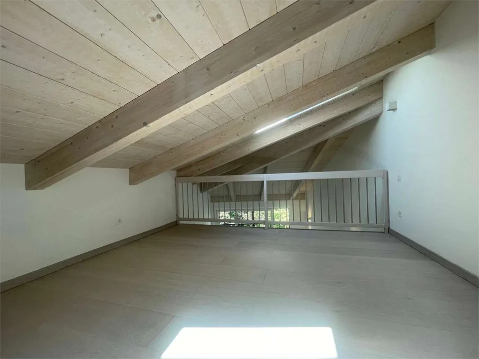 Gentilino: élégant appartement de 2.5 pièces avec grenier habitable – photo 7 sur 10
