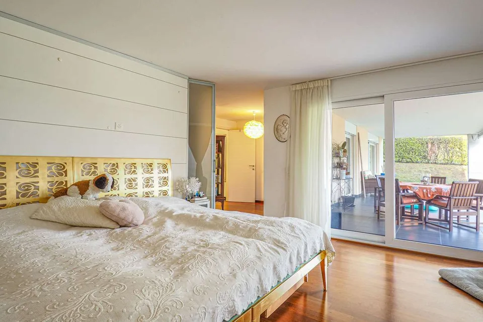APPARTAMENTO CON VISTA LAGO E GIARDINO – foto 7 di 8