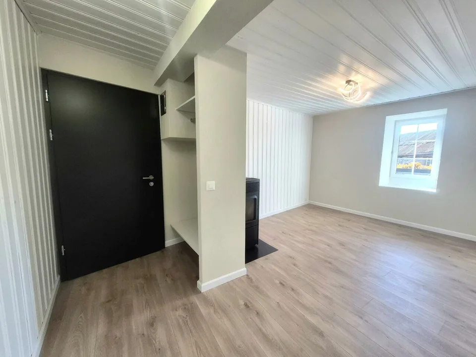 Beautiful 2-room apartment in Erde renovated – photo 3 of 8