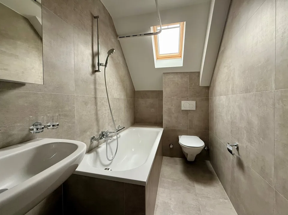 Charming 2.5-room apartment – photo 4 of 4