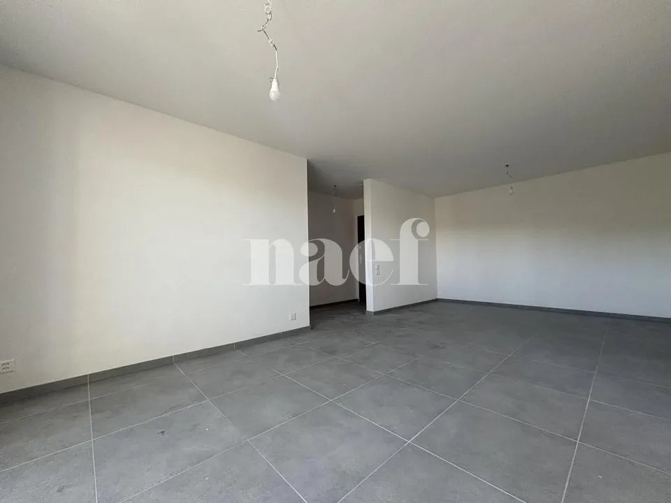 Sublime 2.5-room apartment with balcony located in La Chaux-de-Fonds – photo 3 of 5