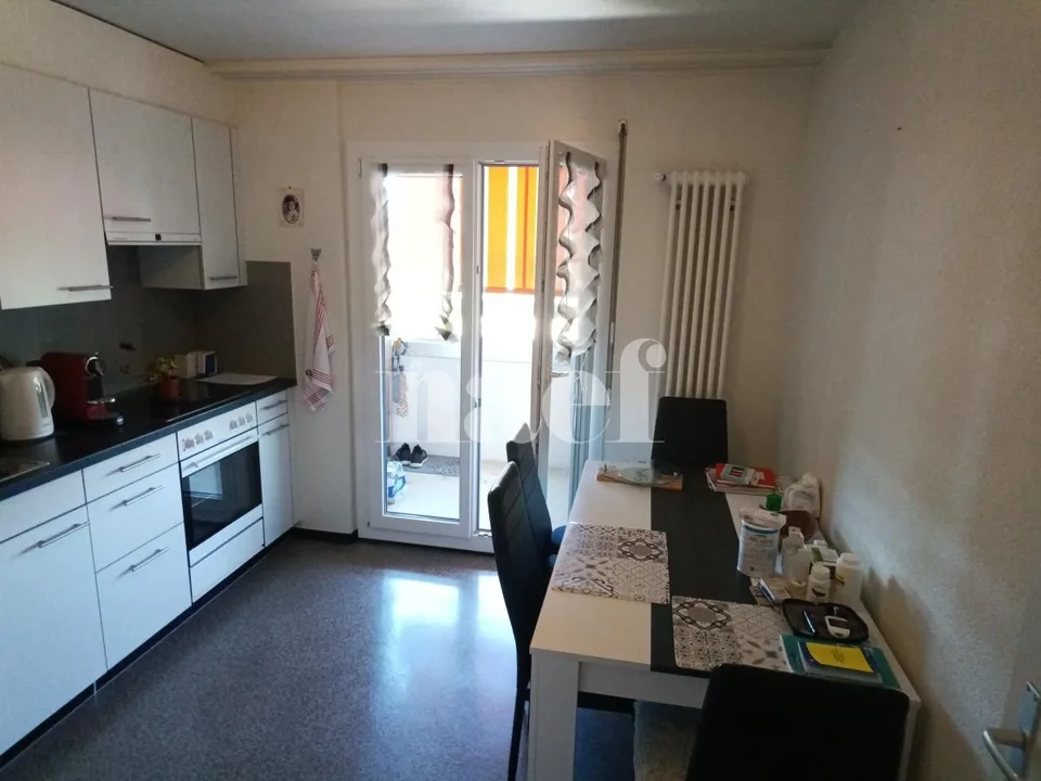 Sublime 2.5-room apartment with balcony located in La Chaux-de-Fonds – photo 4 of 5