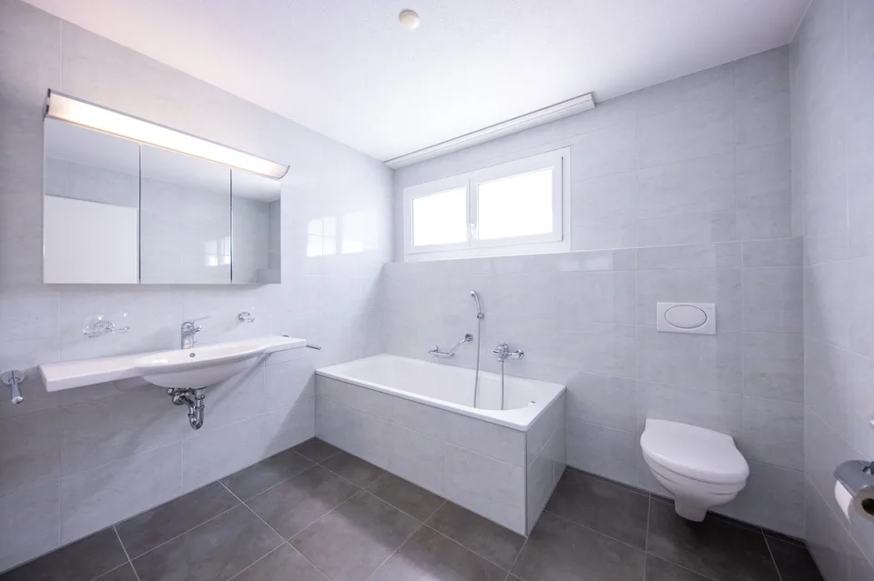 Moderne 3.5-Zimmerwohnung mit grossem Balkon nach Süden in Schwerzenbach – Foto 7 von 12