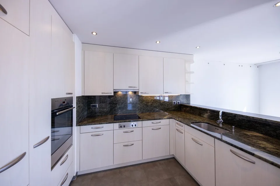 Moderne 3.5-Zimmerwohnung mit grossem Balkon nach Süden in Schwerzenbach – Foto 4 von 12