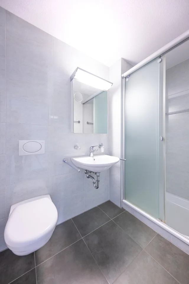 Moderne 3.5-Zimmerwohnung mit grossem Balkon nach Süden in Schwerzenbach – Foto 8 von 12