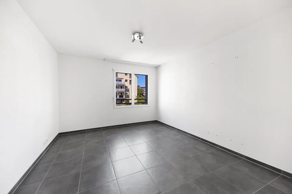 Moderne 3.5-Zimmerwohnung mit grossem Balkon nach Süden in Schwerzenbach – Foto 6 von 12
