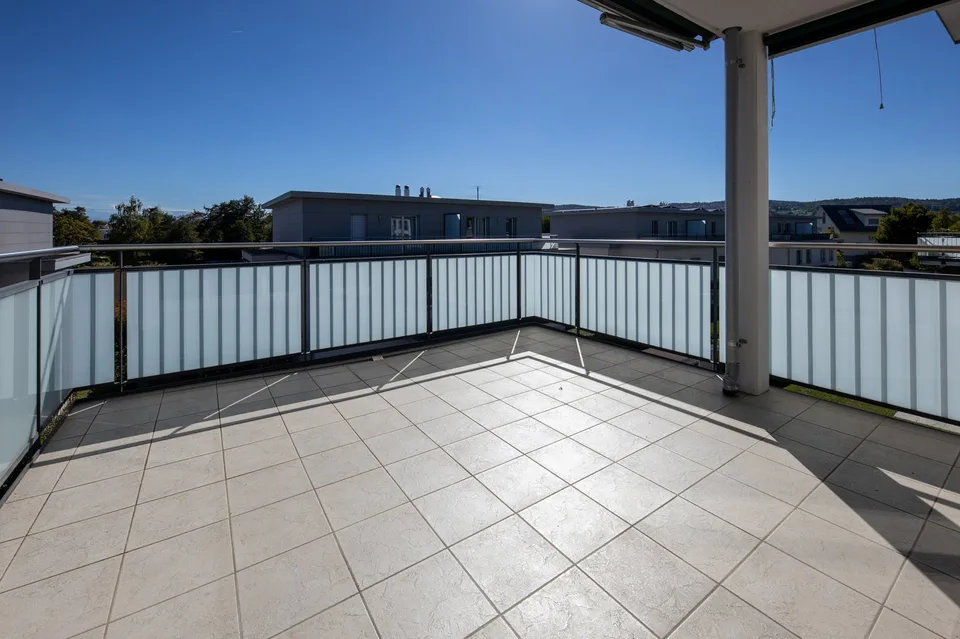 Moderne 3.5-Zimmerwohnung mit grossem Balkon nach Süden in Schwerzenbach – Foto 11 von 12