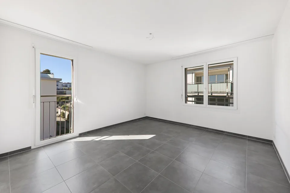 Moderne 3.5-Zimmerwohnung mit grossem Balkon nach Süden in Schwerzenbach – Foto 5 von 12