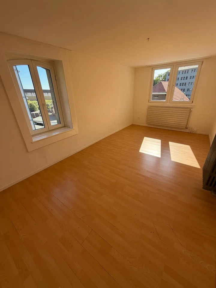Appartamento di 4.5 locali con balcone a Neuchâtel – disponibile da novembre 2026 – foto 4 di 9