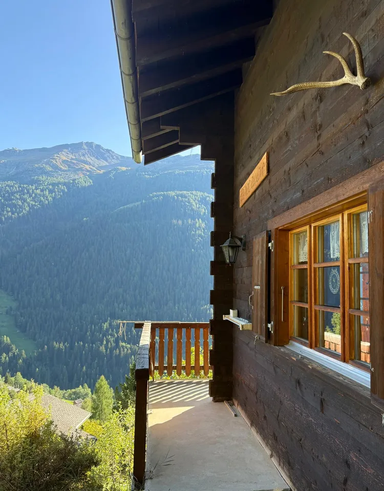 Passez les fêtes dans votre nouveau chalet au coeur du Val d’Anniviers – photo 2 sur 8