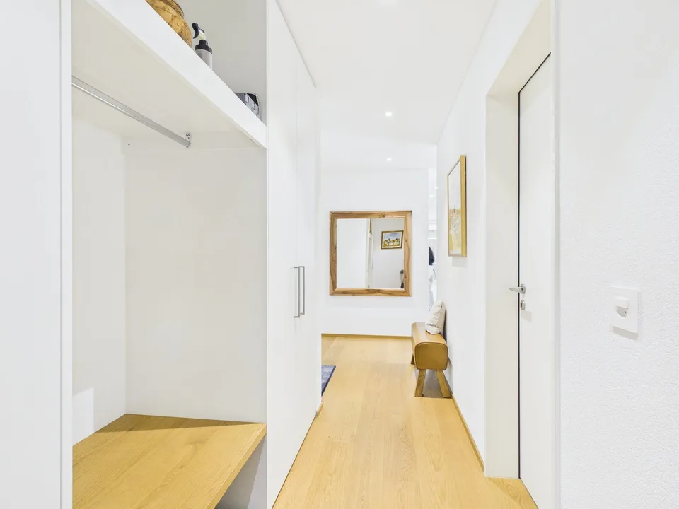 Appartamento moderno 4.5 locali al piano terra a Thal – Accessibile e adatto alle famiglie – foto 5 di 6