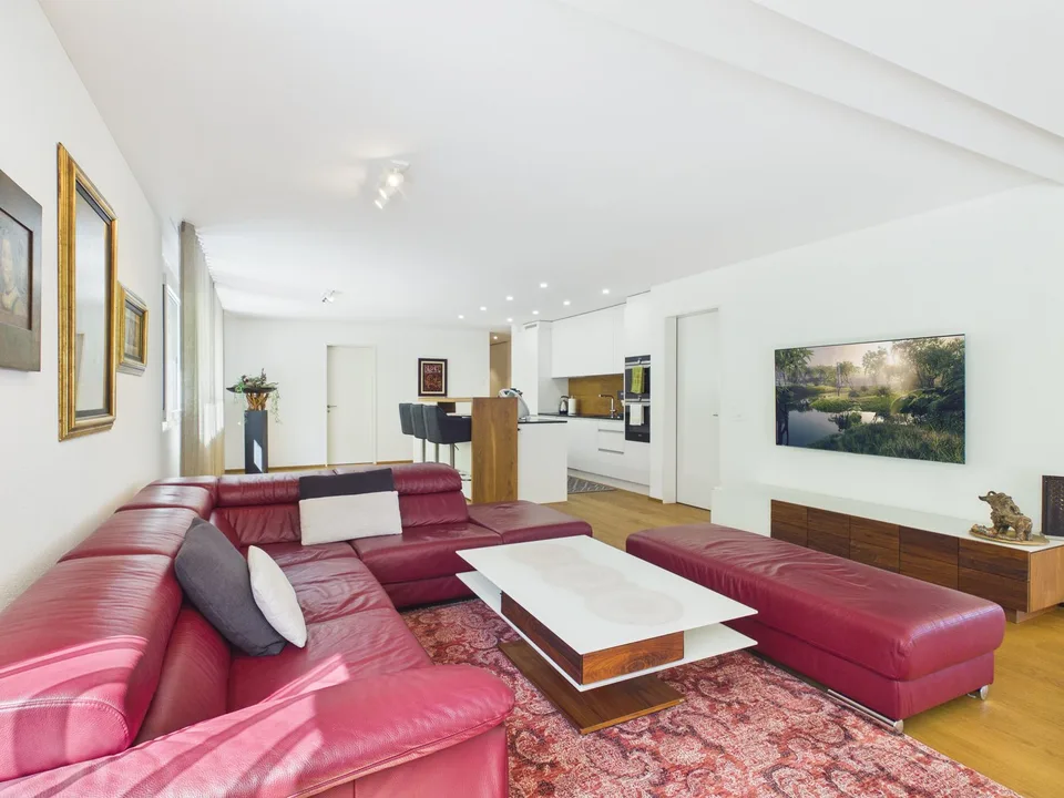 Appartamento moderno 4.5 locali al piano terra a Thal – Accessibile e adatto alle famiglie – foto 2 di 6