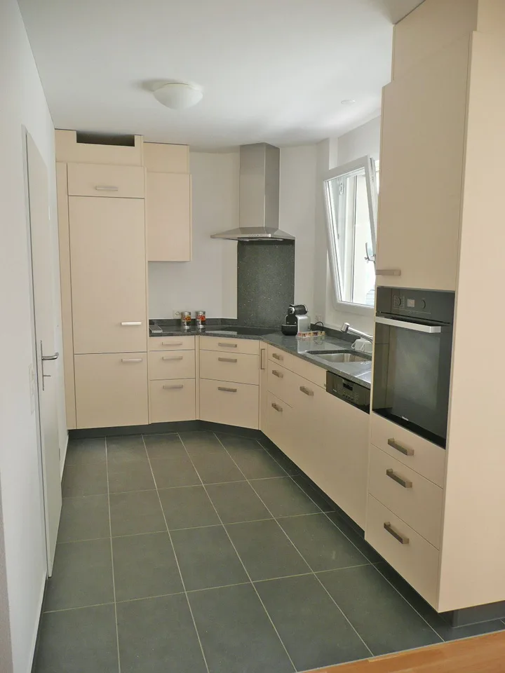 Helle und ruhige 4.5-Zimmerwohnung in Luzern – Foto 3 von 8