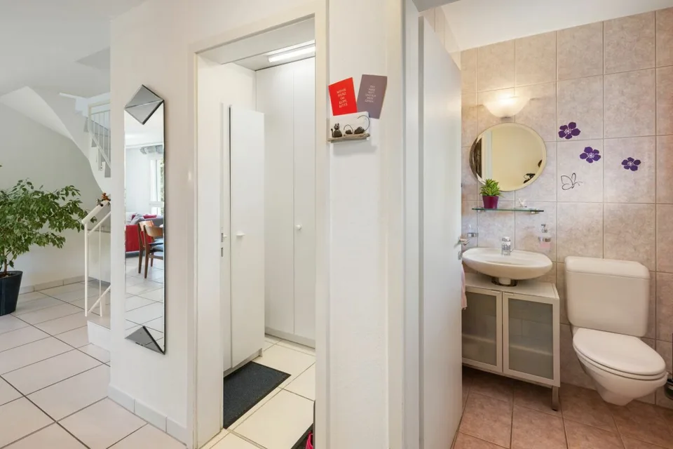 Appartamento a mansarda di 5,5 locali su tre piani in una posizione tranquilla e familiare a Gossau ZH – foto 5 di 20