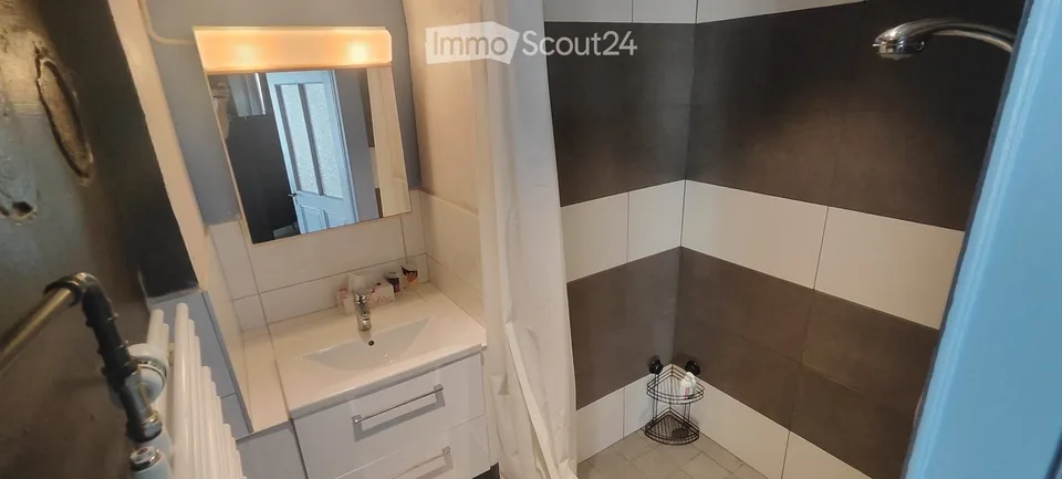 APPARTMENT VON KÜNSTLER MOBILIERT NAHE STADTZENTRUM/LAC PARC Z. BLAU – Foto 6 von 13