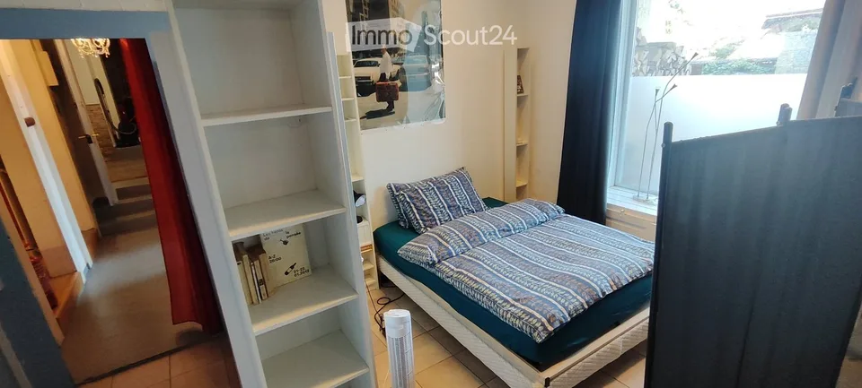 APPARTMENT VON KÜNSTLER MOBILIERT NAHE STADTZENTRUM/LAC PARC Z. BLAU – Foto 12 von 13