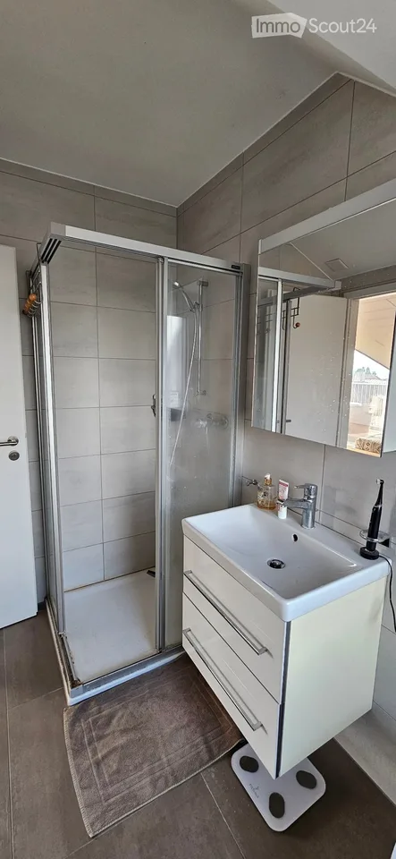 Beau studio meublé disponible immédiatement – Foto 4 von 5