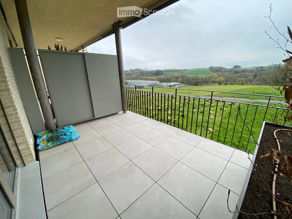 2,5 Zimmer mit großem Balkon und Parkplatz – Foto 5 von 5