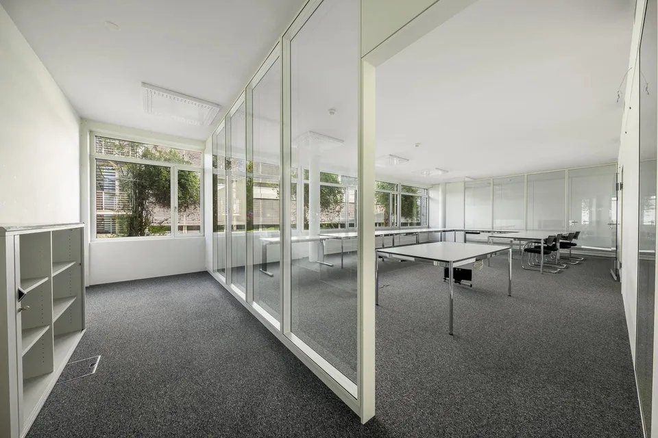 Ausgebaute Bürofläche mit ca. 612 m² in Kloten, per sofort verfügbar – Foto 4 von 7