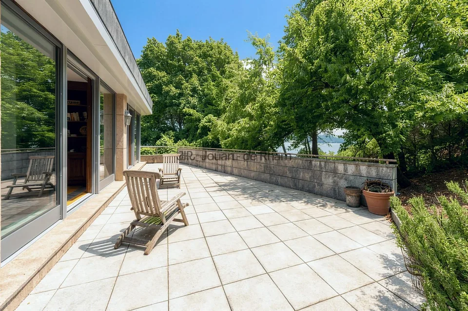 Prächtige Prestige-Wohnung mit Blick auf den See – Foto 13 von 13