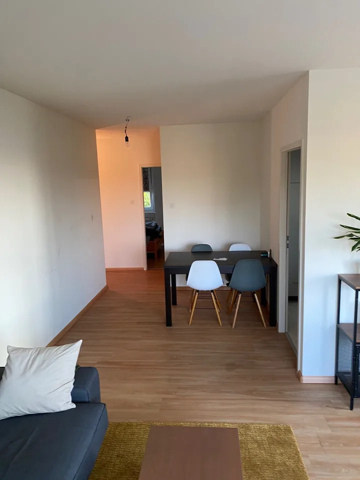 Helle Wohnung mit Balkon zum Wohlfühlen – Foto 4 von 8