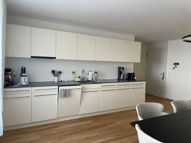 Eleganz trifft Funktionalität: Neubau 3.5-Zimmerwohnung in Bülach – Foto 8 von 11