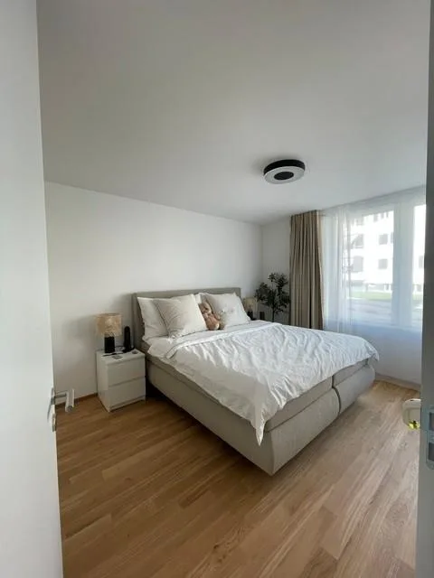 Eleganz trifft Funktionalität: Neubau 3.5-Zimmerwohnung in Bülach – Foto 7 von 11
