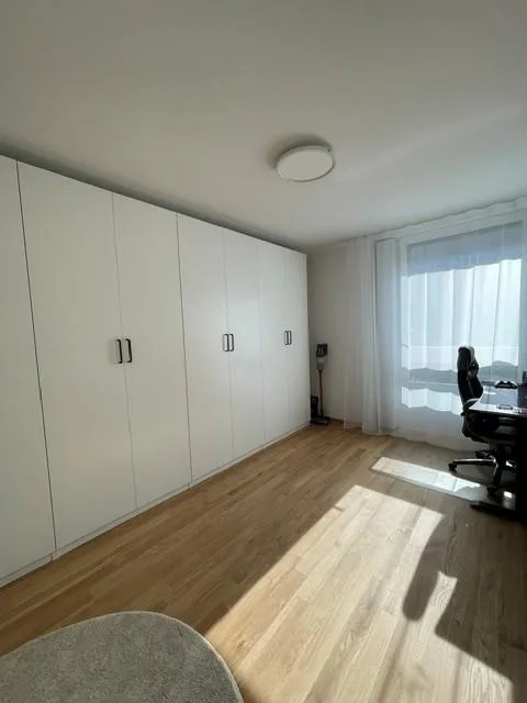 Eleganz trifft Funktionalität: Neubau 3.5-Zimmerwohnung in Bülach – Foto 6 von 11