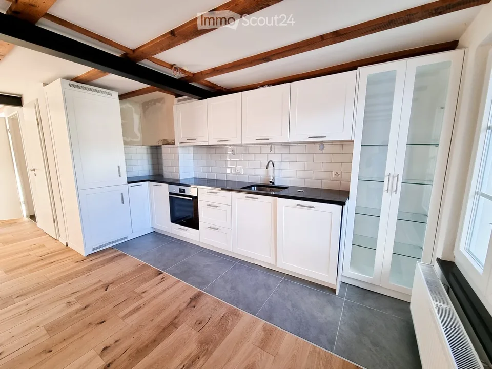 Maison unifamiliale rénovée avec potentiel de rendement – photo 4 sur 12