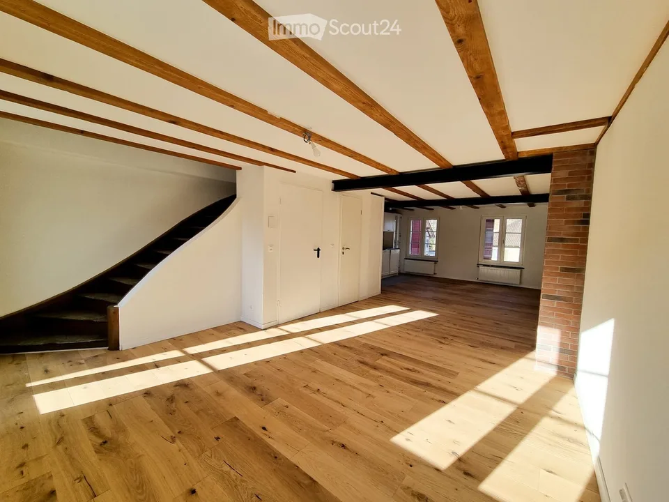 Maison unifamiliale rénovée avec potentiel de rendement – photo 3 sur 12