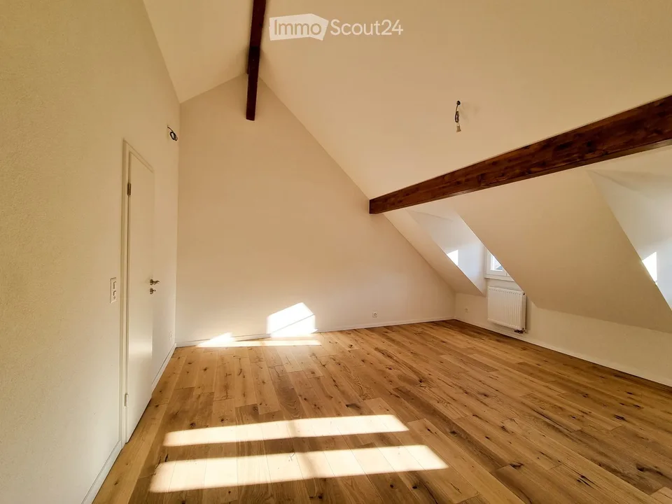 Maison unifamiliale rénovée avec potentiel de rendement – photo 11 sur 12